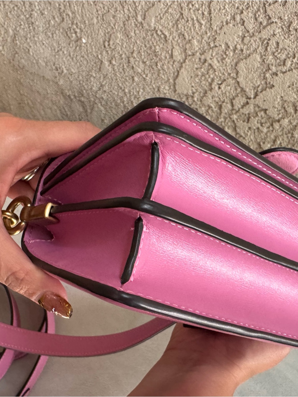 ๐ Coach Fuchsia Pink Leather Small Tabby 20- Gold C-Clasp. Like ๐ - Picture 4 of 13